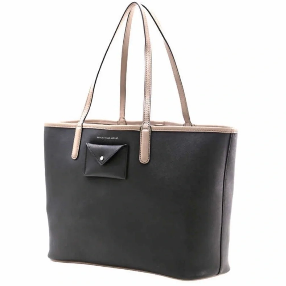 [Marc Jacobs] Black Leather Tote & Wristlet